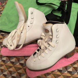 Riedell Junior Classic White Ice Skates- Size J 13 1/2